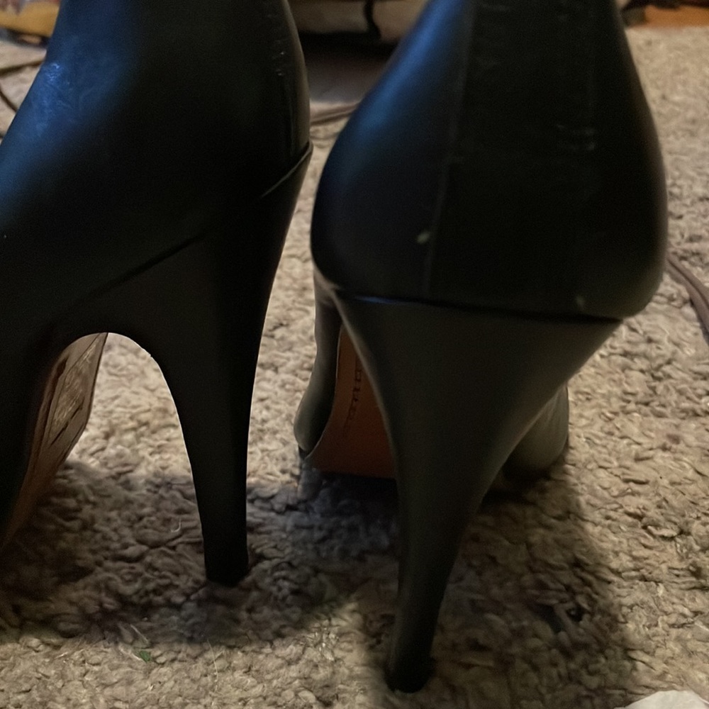 Shoes - Picture 3 of 6
